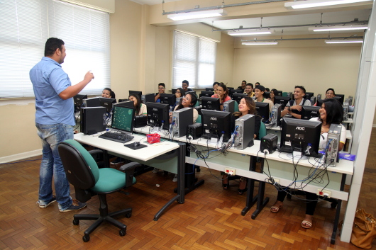 Alunos do Centec em sala de aula 