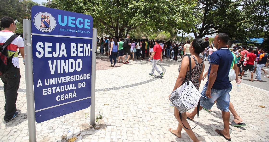 Entrada da Uece, campus do Itapery